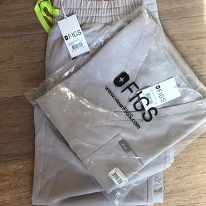 FIGS scrub set